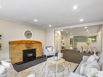 15 Victory Crescent, Tawa, Wellington