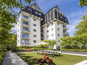 2/18 Carlton Mill Road, Merivale, Christchurch