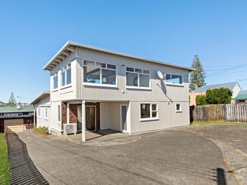 162 White Swan Road, Mount Roskill, Auckland