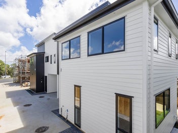 67 Forrest Hill Road, Milford, Auckland