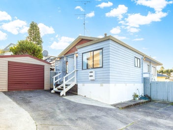 28 Madigan Place, Glendene, Auckland