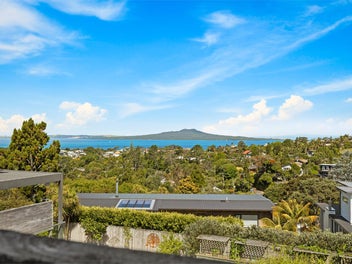 51 Aberdeen Road, Castor Bay, Auckland
