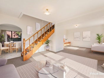 2/33 Curacao Place, Half Moon Bay, Auckland
