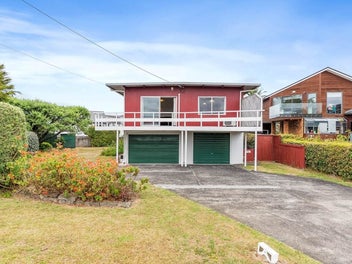 8 Kowhai Road, Campbells Bay, Auckland
