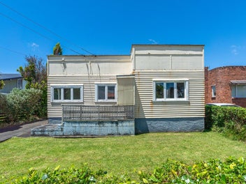 6 Staveley Avenue, Mount Roskill, Auckland