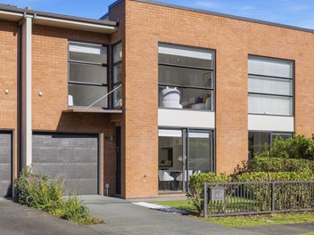 43 Scoria Crescent, Stonefields, Auckland