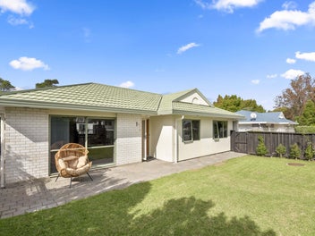 1/919 Whangaparaoa Road, Manly, Whangaparaoa