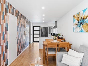 4/6 South Pacific Place, Henderson, Auckland