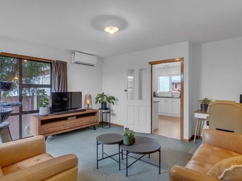 2/2 Greenpark Street, Hoon Hay, Christchurch