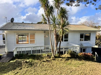 65 Caronia Crescent, Lynfield, Auckland