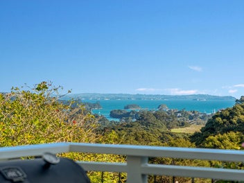 21 Giles Road, Ostend, Waiheke Island