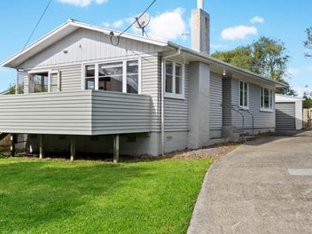 45 Fairclough Road, Beach Haven, Auckland