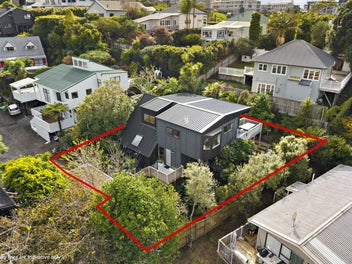 2/26 Colonial Road, Birkenhead, Auckland