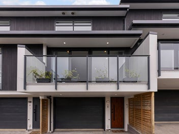 3/37D Woodland Road, Johnsonville, Wellington