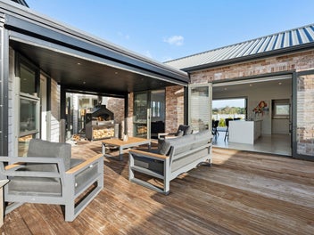 47 Angiangi Crescent, Beachlands, Auckland