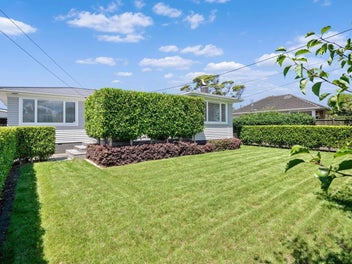5 Wallace Road, Mangere Bridge, Auckland