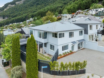 2 Dart Place, Fernhill, Queenstown