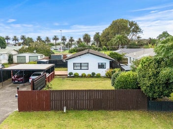 1/108 Gloucester Road, Manurewa, Auckland