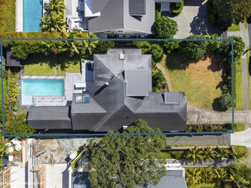 8 Tiri Road, Milford, Auckland