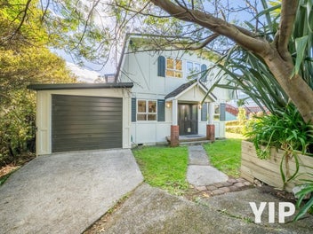 94 Normandale Road, Normandale, Lower Hutt