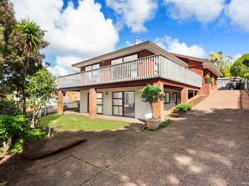 7 Sturm Avenue, Massey, Auckland