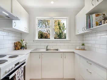 1/1 Karamu Street, Eastbourne, Lower Hutt