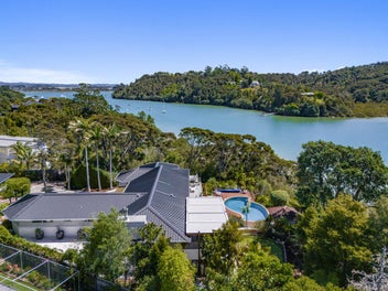 14 Oscar Road, Greenhithe, Auckland