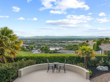 18 Old Barrow Heights, Huntsbury, Christchurch