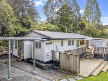 146 Laingholm Drive, Laingholm, Auckland