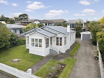 5 Harbour View Road, Point Chevalier, Auckland