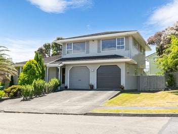 2 Thurso Grove, Papakowhai, Porirua
