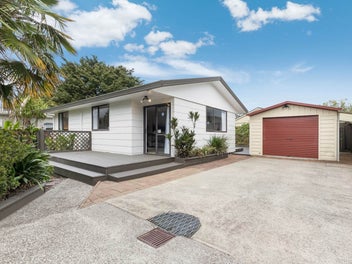 2/136 Buckland Road, Mangere East, Auckland
