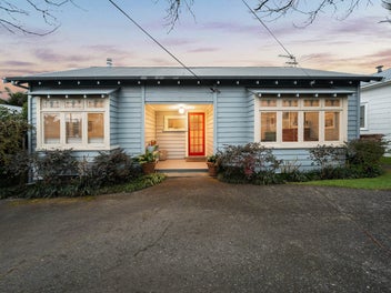 26 Egremont Street, Belmont, Auckland