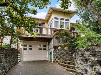 6 Cautley Street, Stanley Point, Auckland