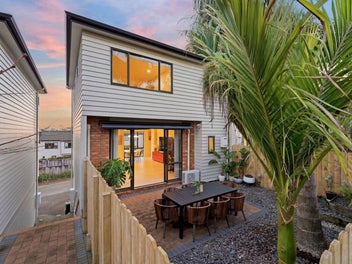 40/22 Northcross Drive, Oteha, Auckland
