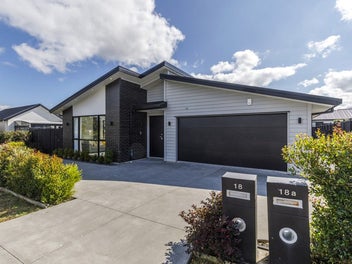 18 Madden Avenue, Kumeu