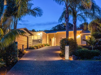 25 Hamilton Road, Surfdale, Waiheke Island