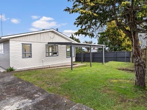 1/8 Valley View Road, Glenfield, Auckland