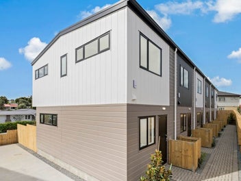 6/40 Saint Leonards Road, Kelston, Auckland