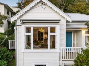 26 Creswick Terrace, Northland, Wellington