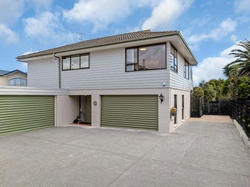 2/169 Stredwick Drive, Torbay, Auckland