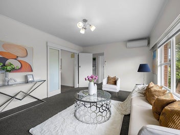 2/11 Wicklow Road, Narrow Neck, Auckland