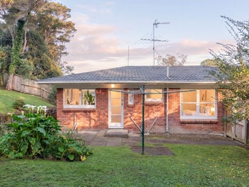 2/59 Ayton Drive, Tōtara Vale, Auckland