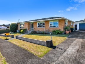 16 Bronte Place, Whalers Gate, New Plymouth