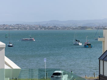 1B The Mall, Mount Maunganui