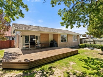 2 Magenta Place, Broomfield, Christchurch