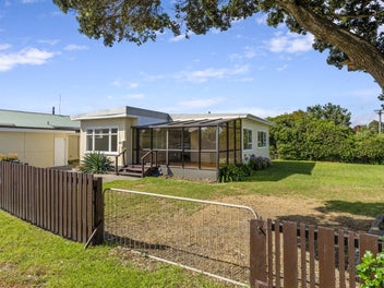 1 Toi Street, Otaki Beach, Otaki