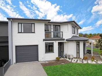 17/2 Armoy Drive, East Tamaki, Auckland