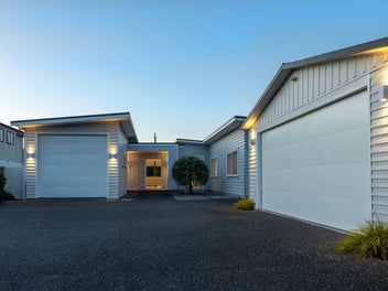 30 Angela Place, Kinloch, Taupo