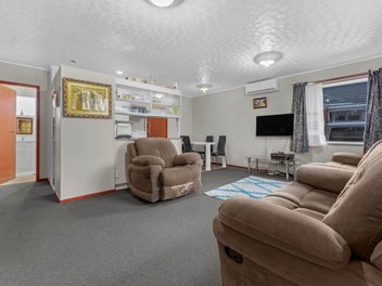 2/139 Shirley Road, Papatoetoe, Auckland